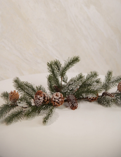 ADORNO SNOW PINE