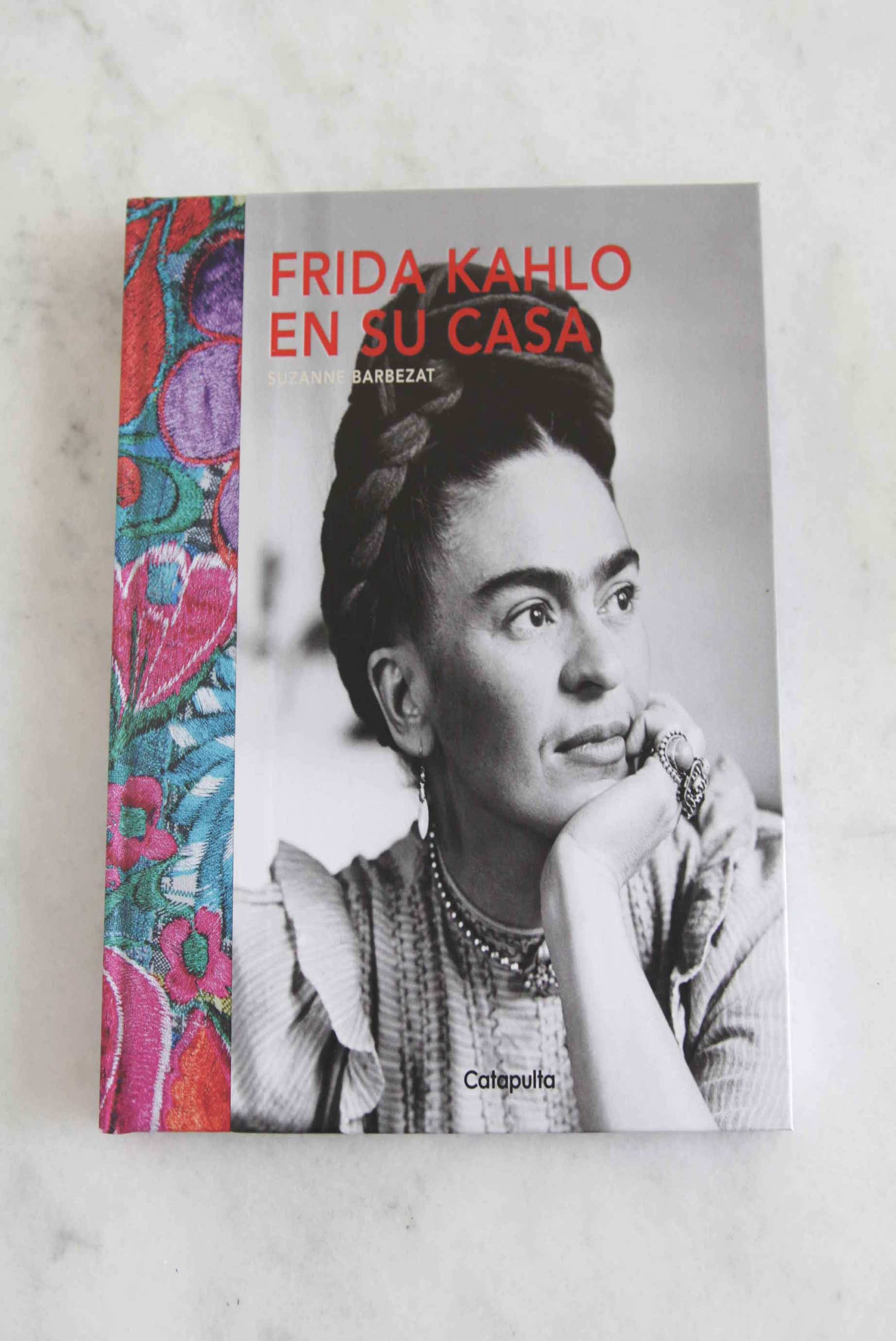 FRIDA KAHLO EN SU CASA