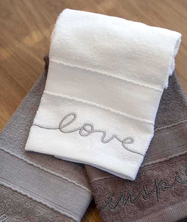 TOALLA DE MANOS NEW LOVE