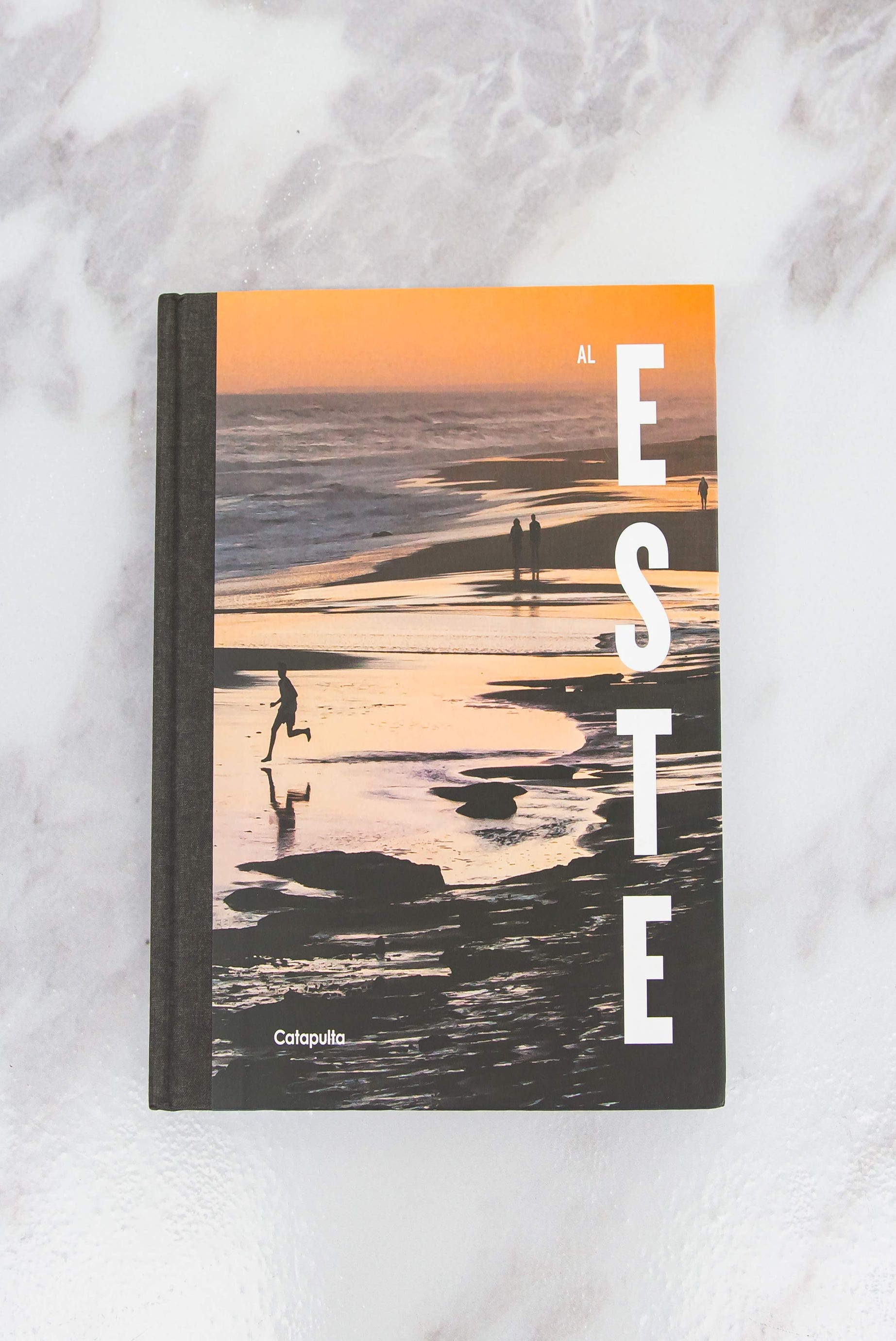 LIBRO AL ESTE
