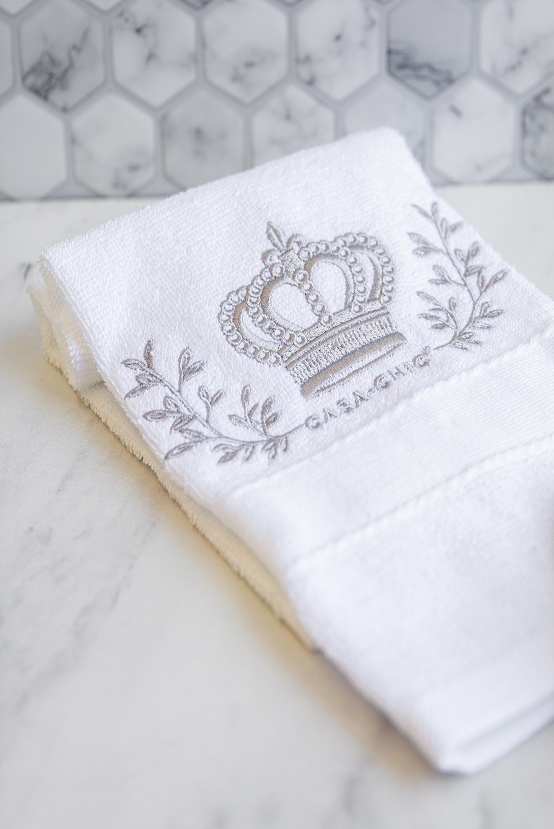TOALLA DE MANOS NEW CROWN