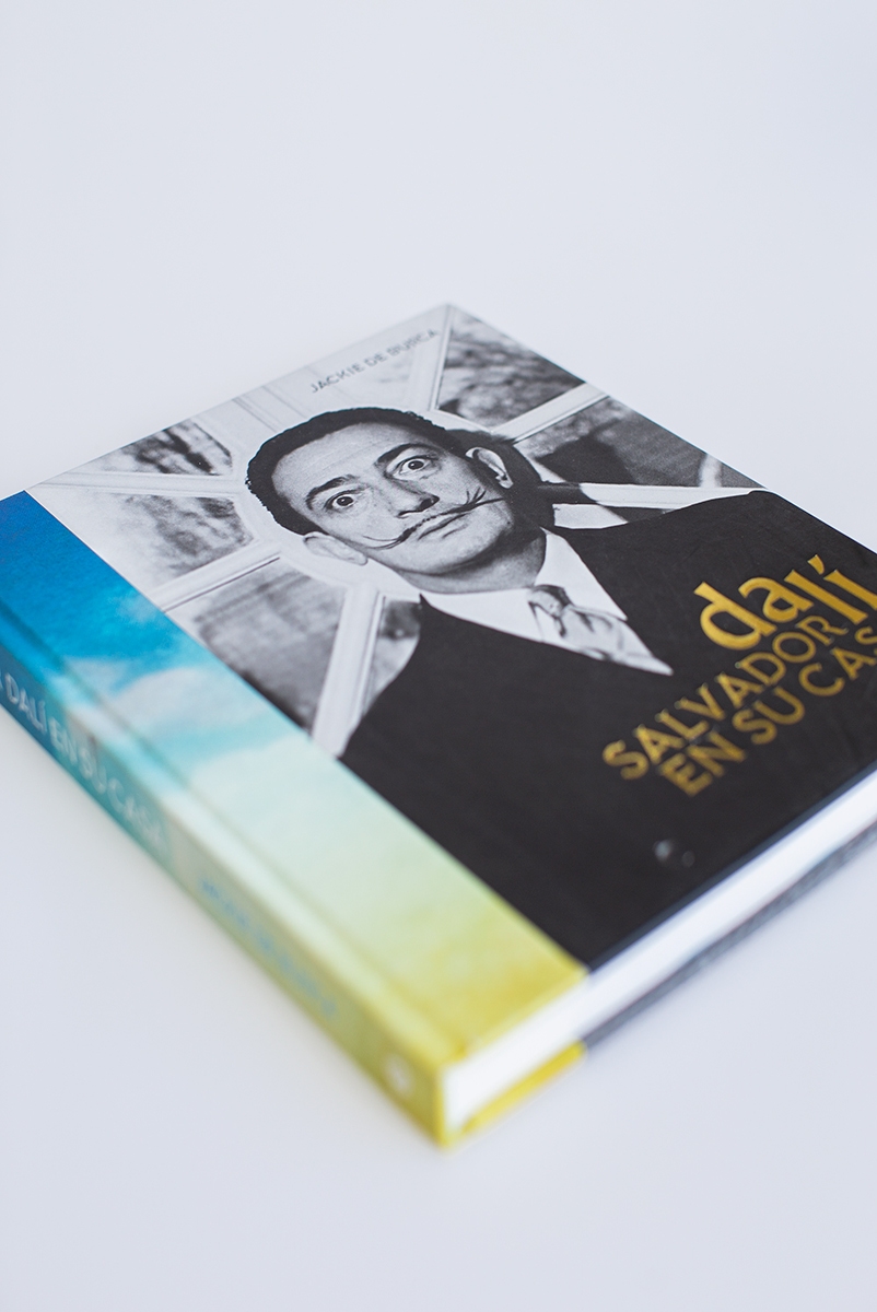 LIBRO SALVADOR DALI